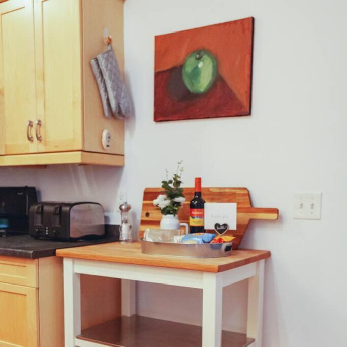 Large Upstairs Flat In Downtown Century Building Apartamento Belleville Exterior foto